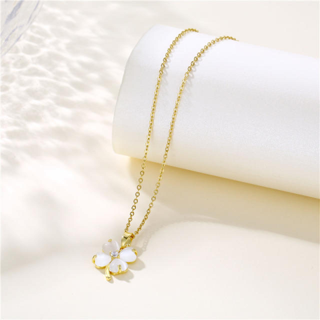 White color opal stone clover pendant necklace