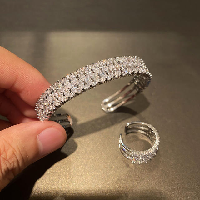Luxury pave setting diamond cuff bangle rings