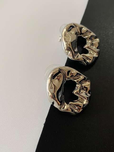 Irregular shaped circle gold color alloy ear studs