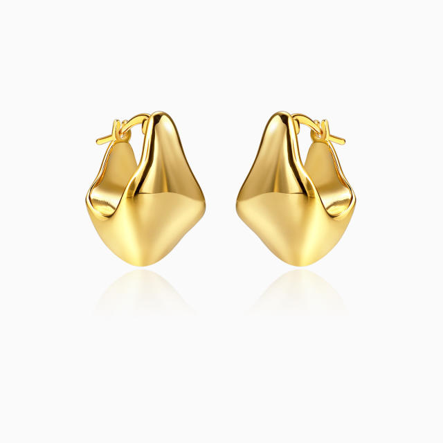 Vintage unique design metal feeling chunky huggie earrings