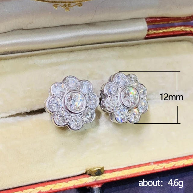 Concise elegant diamond flower studs earrings