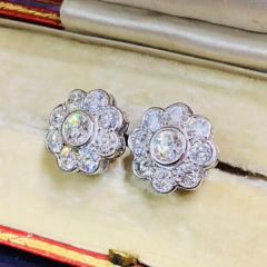 Concise elegant diamond flower studs earrings