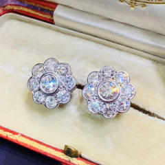 Concise elegant diamond flower studs earrings