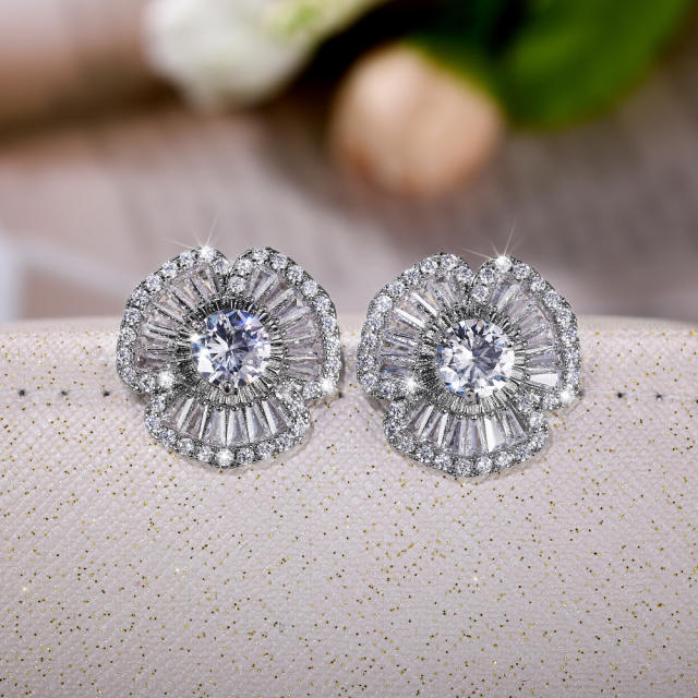 Elegant super shiny diamond clover studs earrings