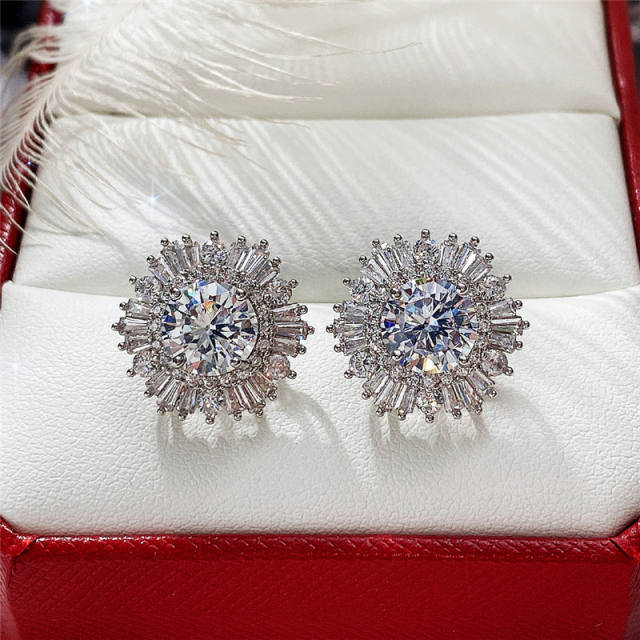 Luxury diamond studs earrings for wedding