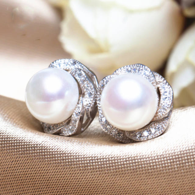 Elegant diamond pearl studs earrings