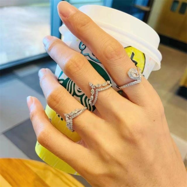 Elegant popular leaf design diamond rings for women