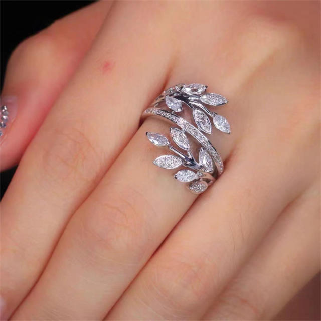 Luxury pave setting diamond leaf shape women rings