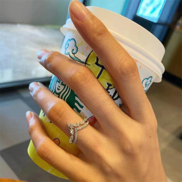 Elegant popular leaf design diamond rings for women