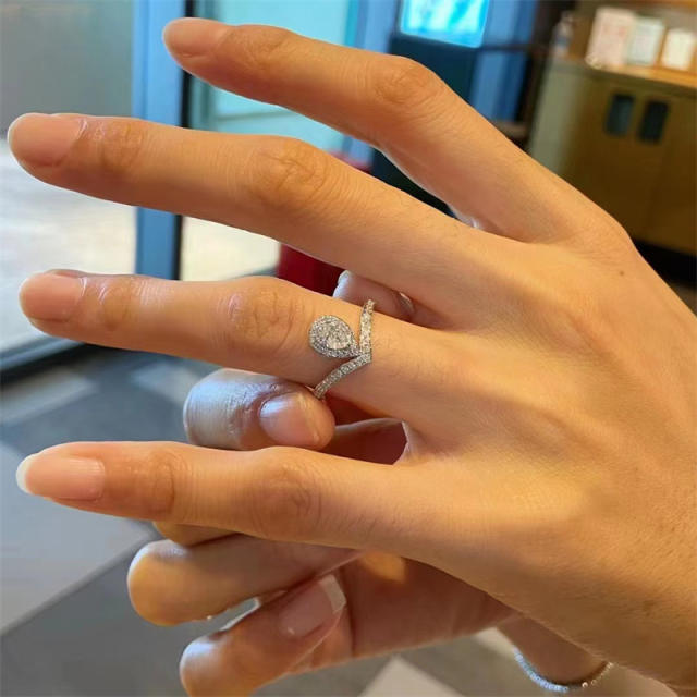 Elegant popular leaf design diamond rings for women