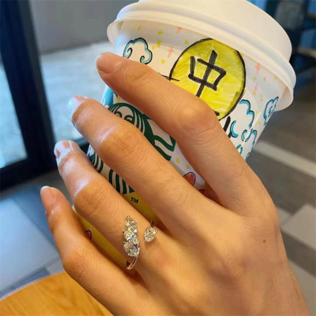 Elegant popular leaf design diamond rings for women