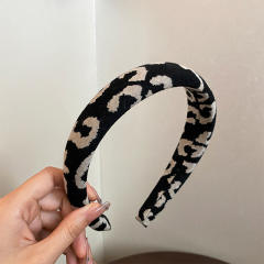 Winter autumn design black white padded headband