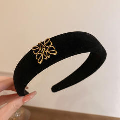 Winter autumn design black white padded headband