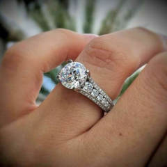 Classic wedding diamond rings