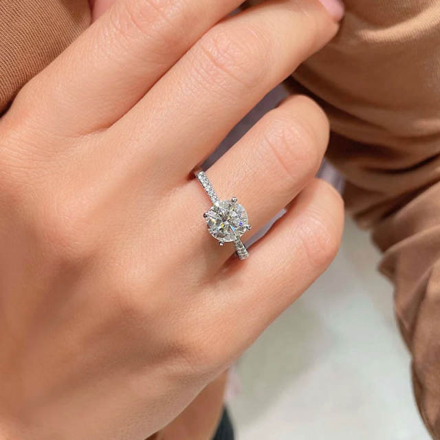 Classic diamond rings wedding rings