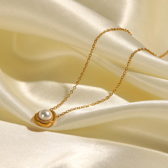 Elegant pearl pendant dainty stainless steel necklace