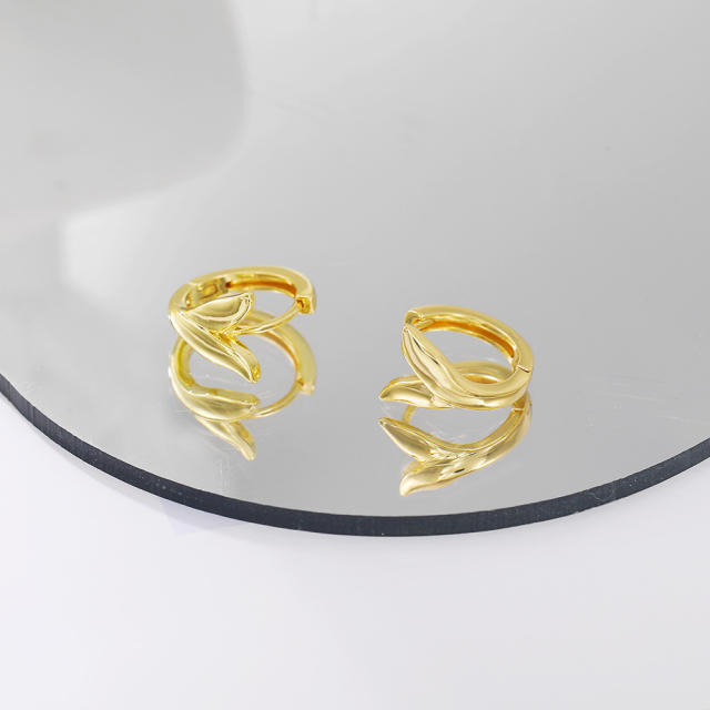 Classic the tail design gold color huggie earrings