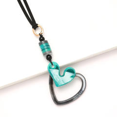 Natural trend hollow heart acrylic pendant necklace