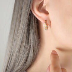 Faux pearl beads chunky huggie earrings