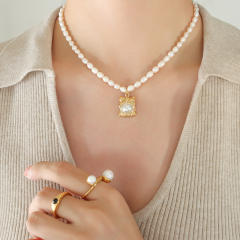 Vintage ins square pendant water pearl necklace