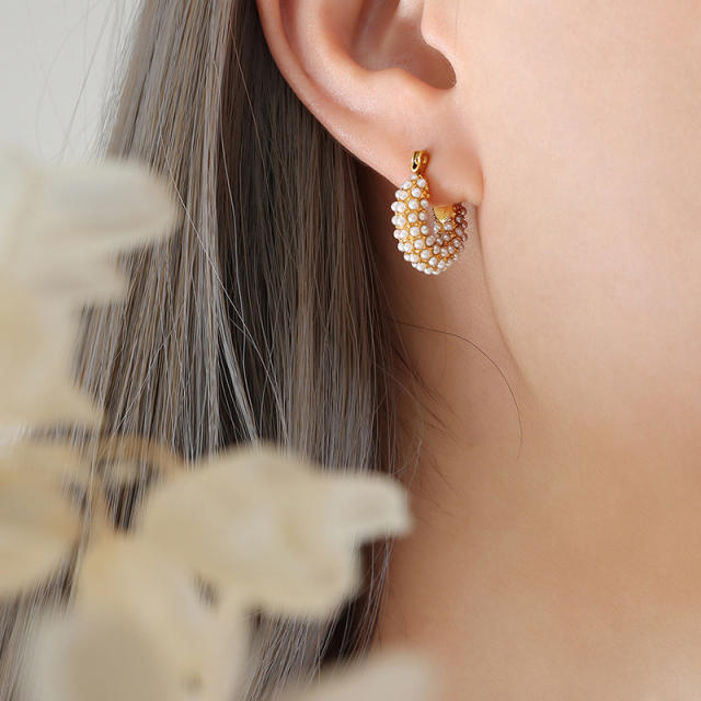 Faux pearl beads chunky huggie earrings