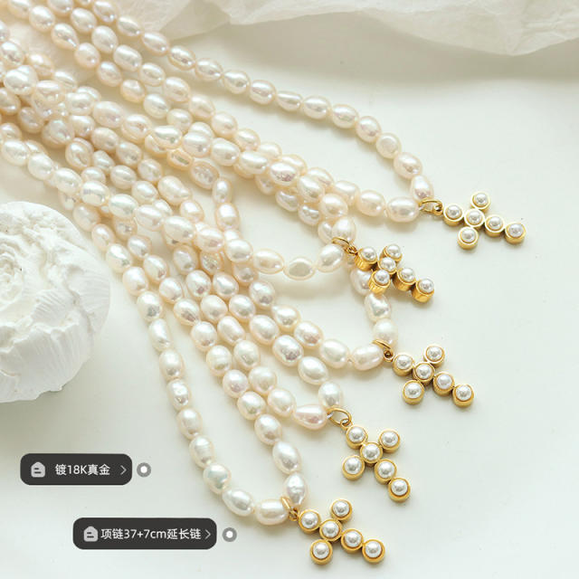 Elegant water pearl beads tiny cross choker necklace