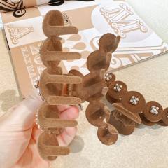 Winter design brown color hair claw clips