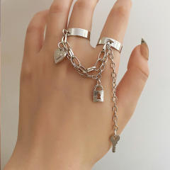 Creative punk trend heart lock chain rings