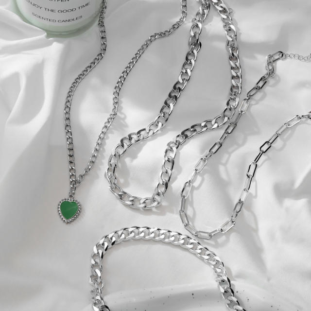 Concise tiny green heart pendant layer neckalce