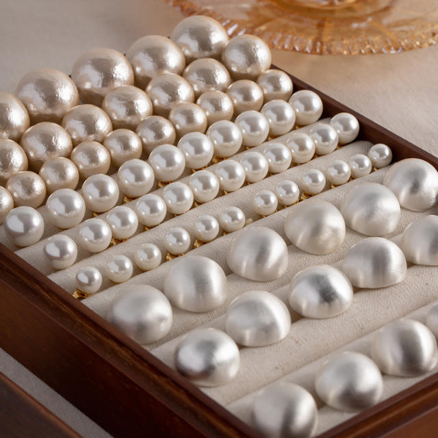 Winter design easy match elegant pearl studs earrings