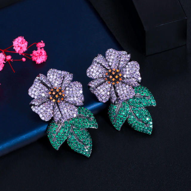 Occident fashion pave setting diamond flower earrings