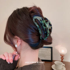 Geometric easy match hollow hair claw clips