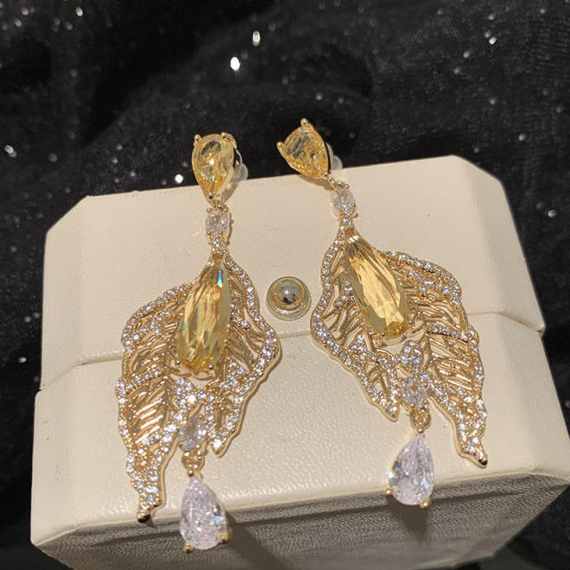 Elegant super shiny hollow leaf diamond earrings