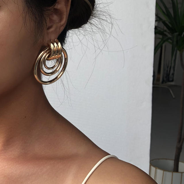 Geometric circle earrings