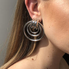 Geometric circle earrings
