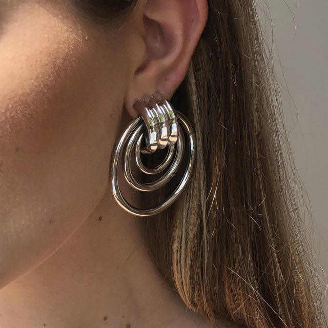 Geometric circle earrings