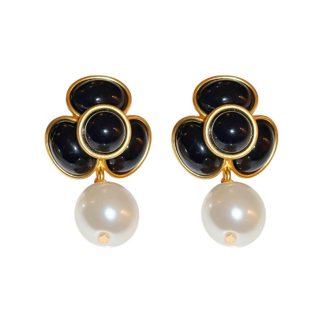 Black color camellia pearl earrings