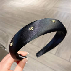 Vintage black stain diamond heart padded headband