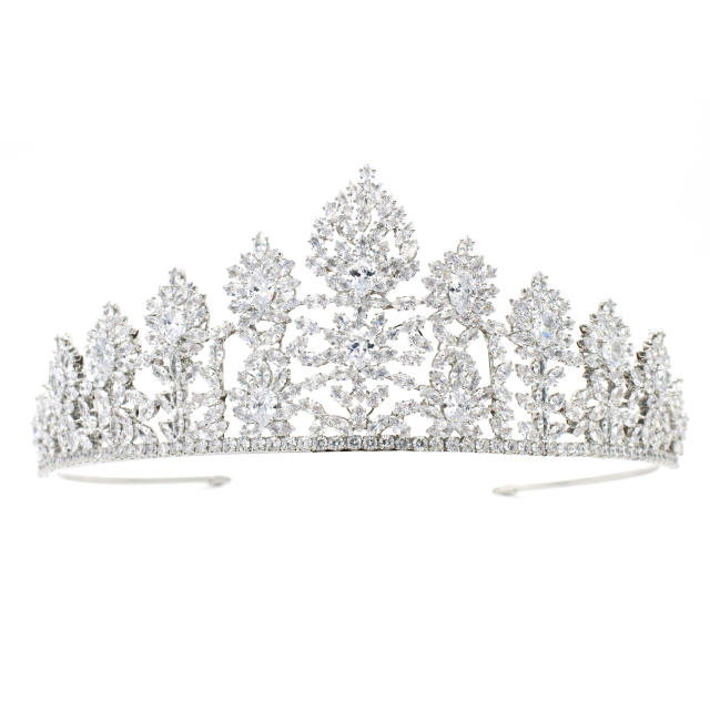 Concise luxury pave setting cubic zircon diamond crown