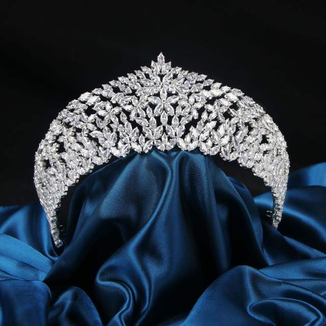 Occident fashion handmade luxury diamond crown
