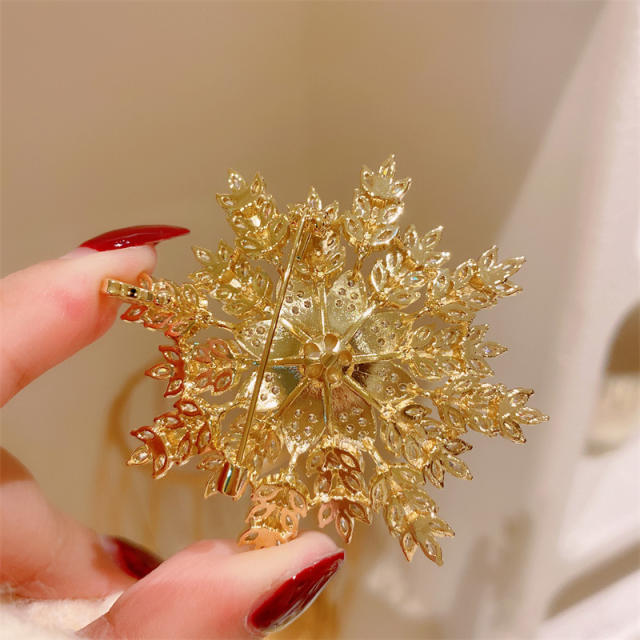 Elegant water pearl diamond snowflake brooch