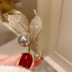 Korean fashion gray pearl diamond leaf brooch