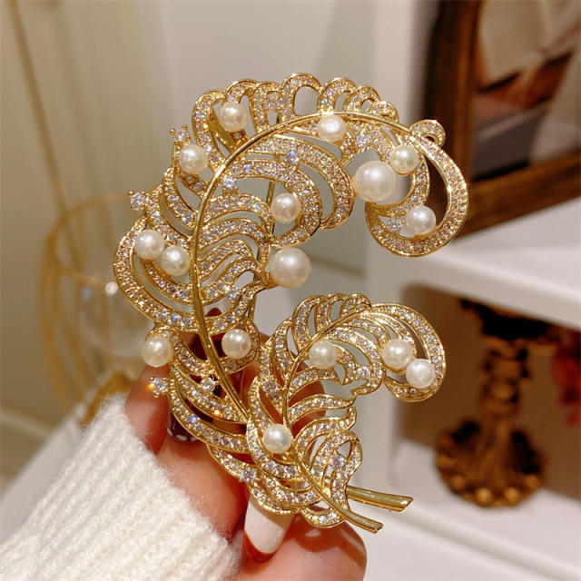 Luxury water pearl feather real gold plated brooch