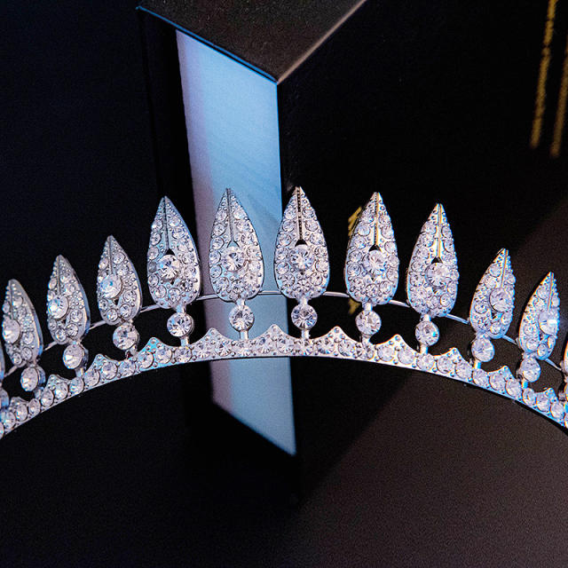 Occident fashion elegant diamond leaf crown