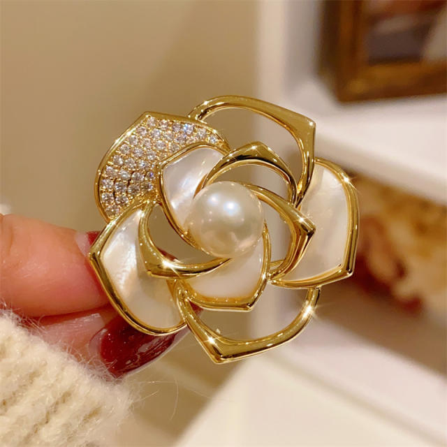 Vintage natural shell rose flower brooch