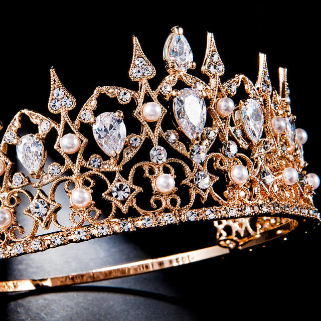 AAA baroque trend pave setting diamond crown