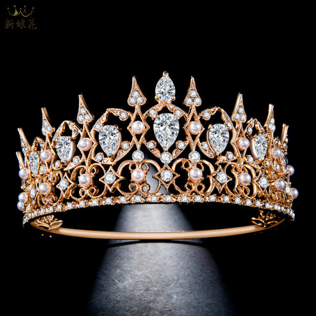 AAA baroque trend pave setting diamond crown