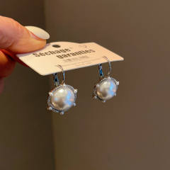 Korean fashion elegant pearl earrings