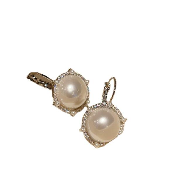 Korean fashion elegant pearl earrings
