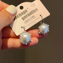 Korean fashion elegant pearl earrings